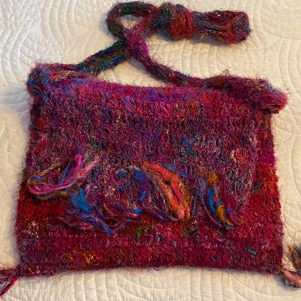 Handmade silk Multicolor Knit Crossbody Bag - Vibrant Pink & Red - Picture 7 of 12